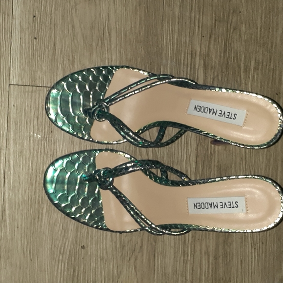 Shoes - Picture 1 of 3